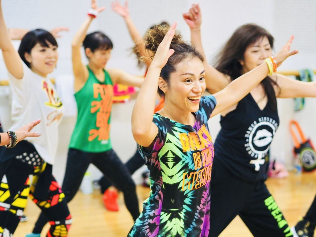 7 Manfaat Zumba untuk Bakar Lemak & Rahasia Diet Cepat 2 manfaat zumba