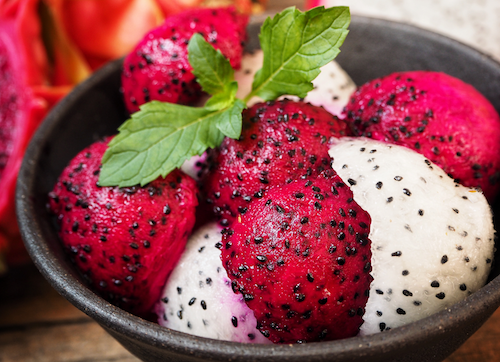 Keistimewaan buah naga