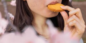 brand-makanan-edisi-bunga-sakura