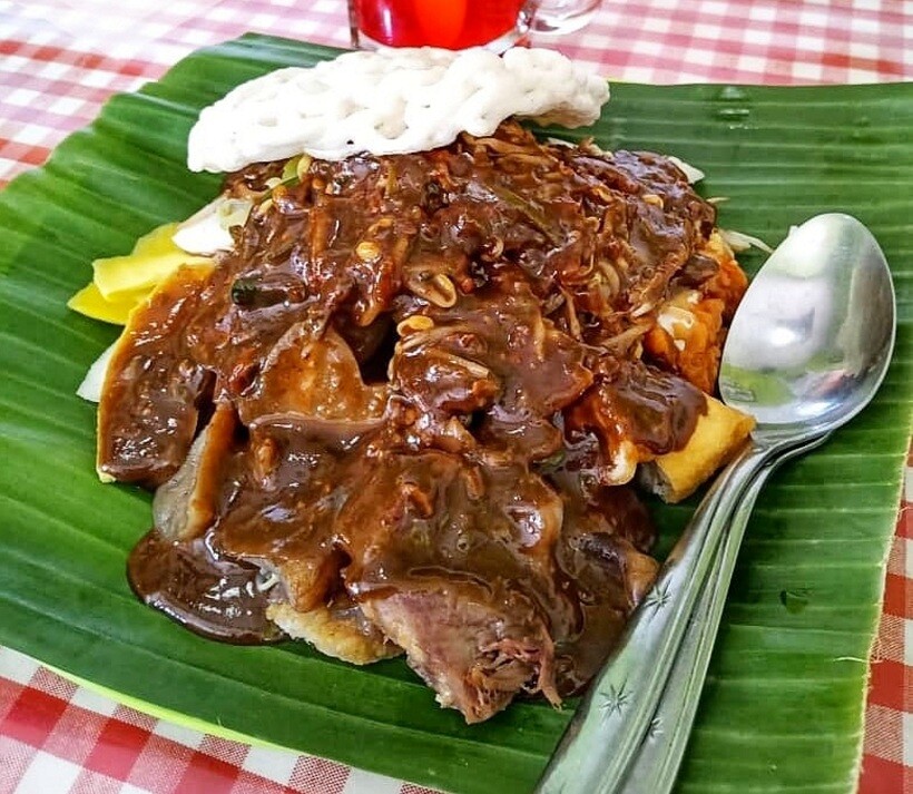 sajian rujak khas Nusantara