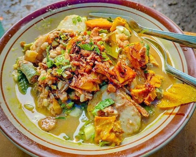 Sajian rujak khas Nusantara