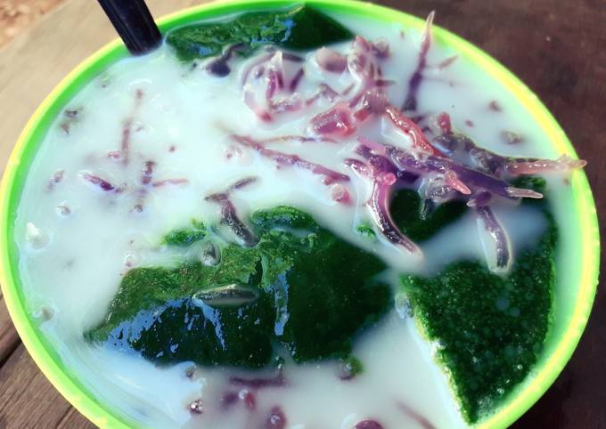 Kreasi minuman es rumput laut