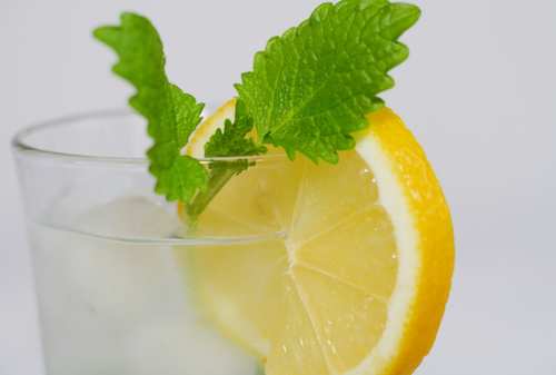 kebaikan mengonsumsi lemon