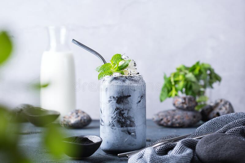 kreasi minuman charcoal