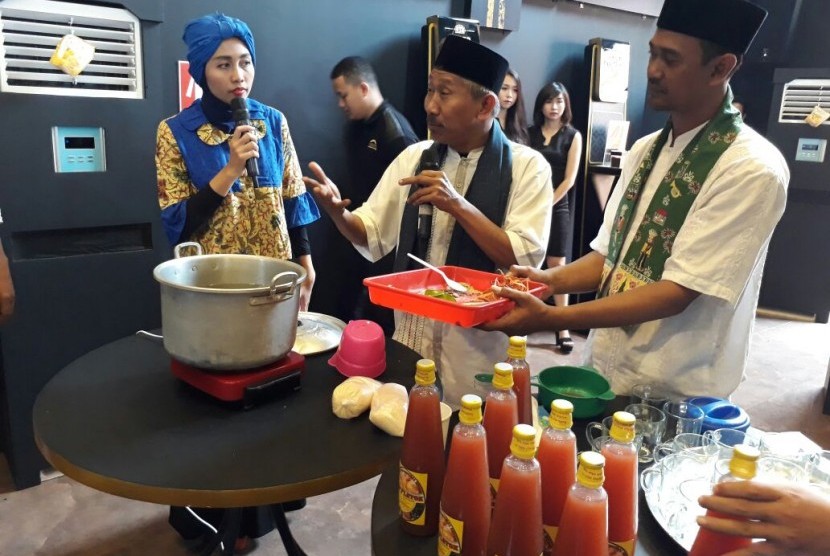 Jelajahi sejarah bir pletok