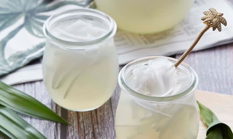 sajian minuman coconut jelly