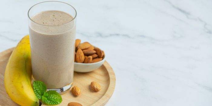 banana-powder-drink-with-almond