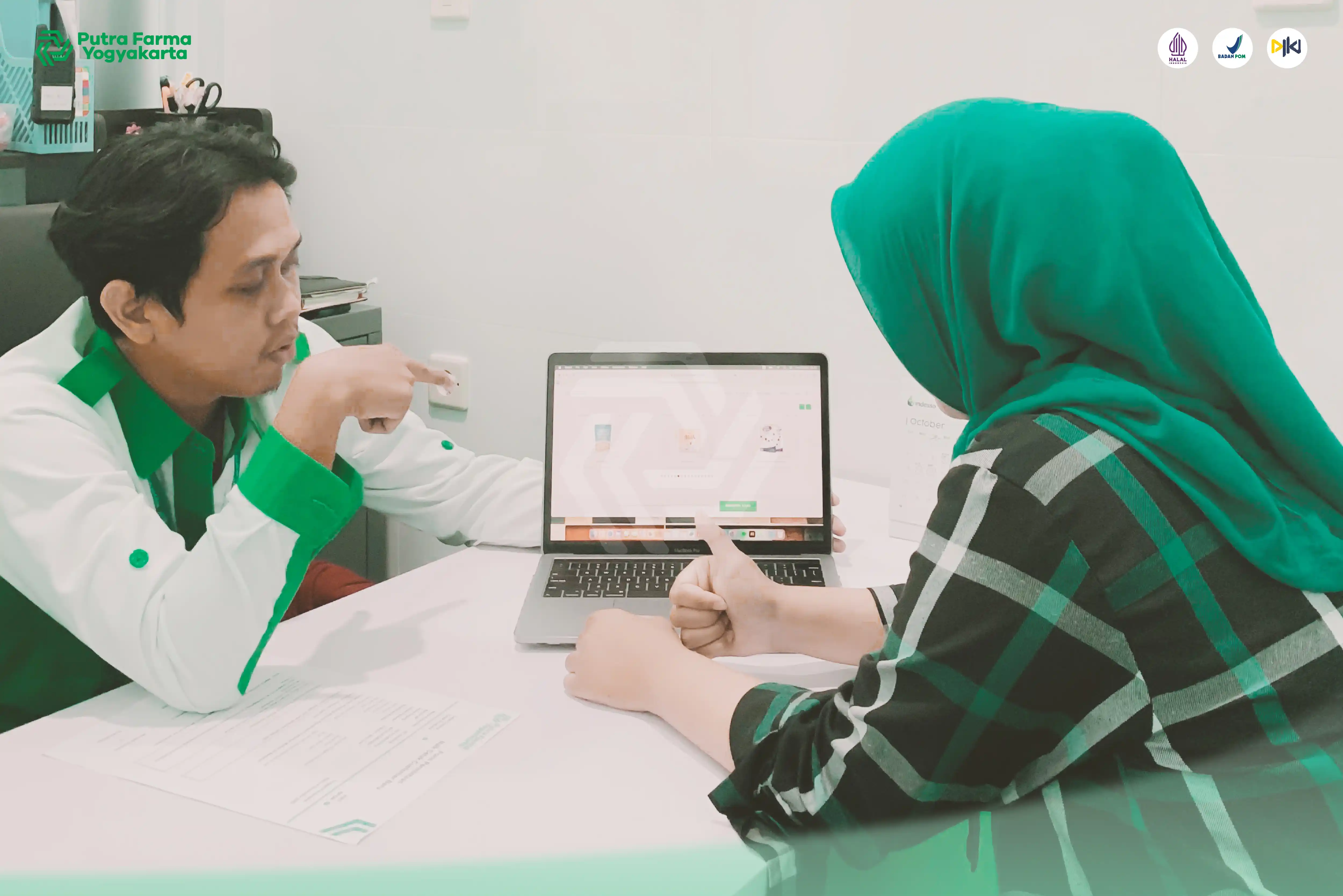 Proses konsultasi tim CV. Putra Farma dengan klien