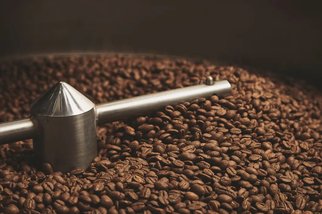 Roasting Kopi,pemanasan biji kopi Roasting Kopi: Panduan Menentukan Tingkat Kematangan