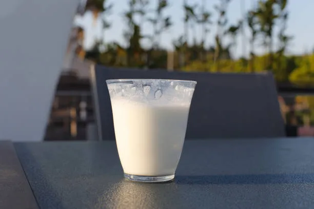 membedakan susu kambing